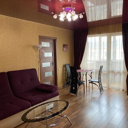 New Apartments With Panoramic Views On Avenue Nauky Charkiv Esterno foto