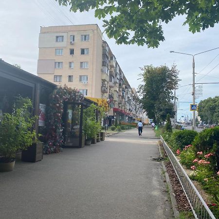 New Apartments With Panoramic Views On Avenue Nauky Charkiv Esterno foto