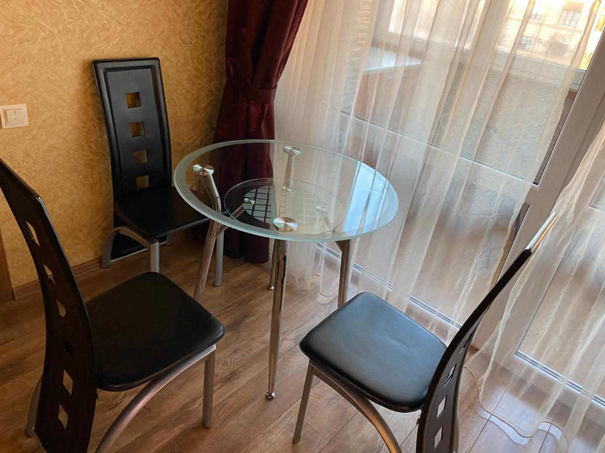 New Apartments With Panoramic Views On Avenue Nauky Charkiv Esterno foto