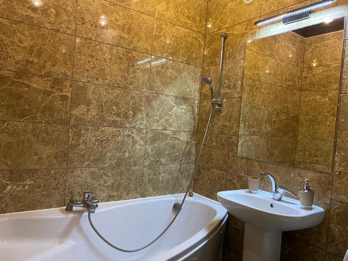 New Apartments With Panoramic Views On Avenue Nauky Charkiv Esterno foto