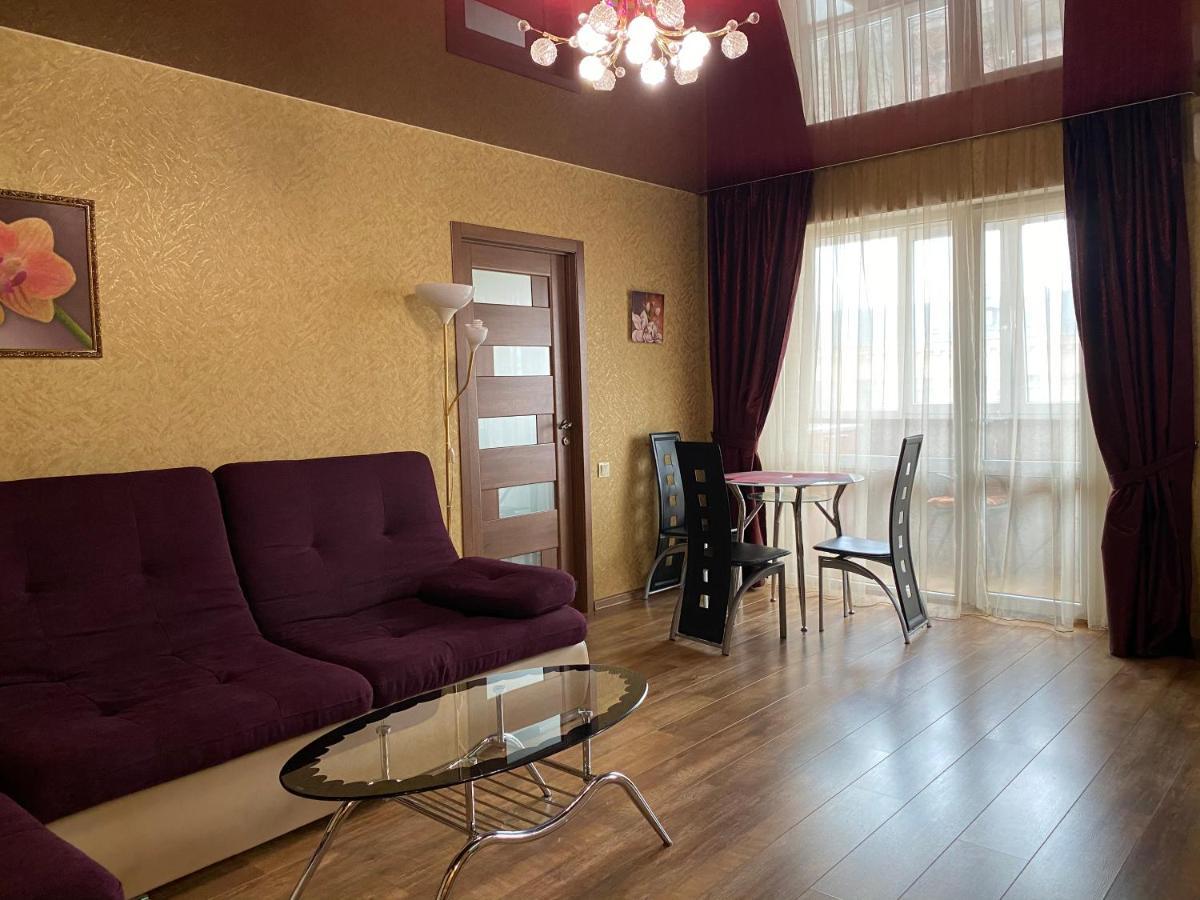 New Apartments With Panoramic Views On Avenue Nauky Charkiv Esterno foto