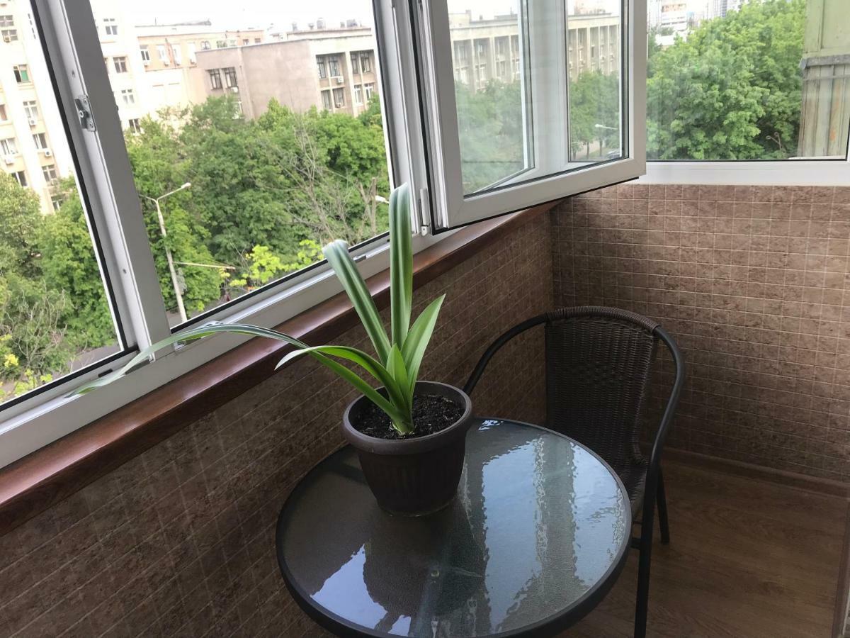 New Apartments With Panoramic Views On Avenue Nauky Charkiv Esterno foto