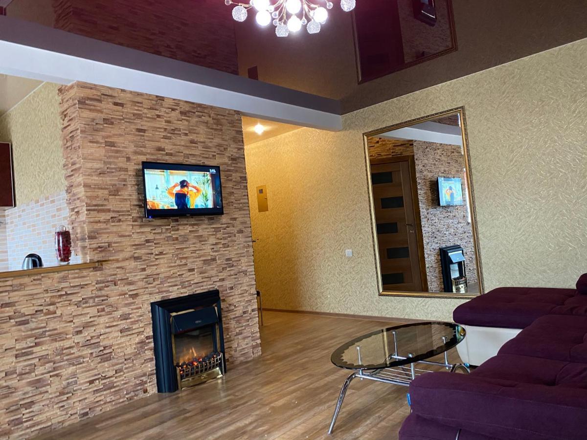 New Apartments With Panoramic Views On Avenue Nauky Charkiv Esterno foto